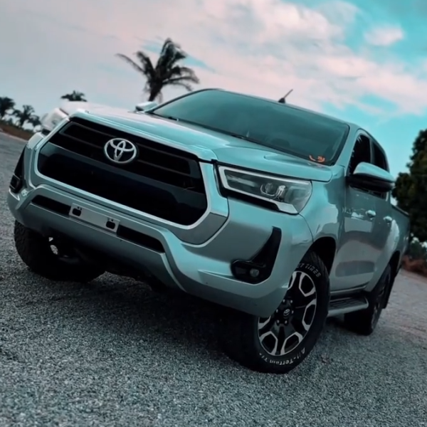 🏆Toyota HILUX SRX 2024 OU 240 MIL 🛻